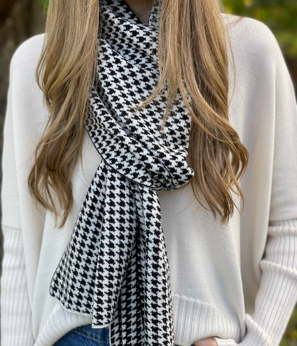 Houndstooth Scarf 100% Pure Merino Wool